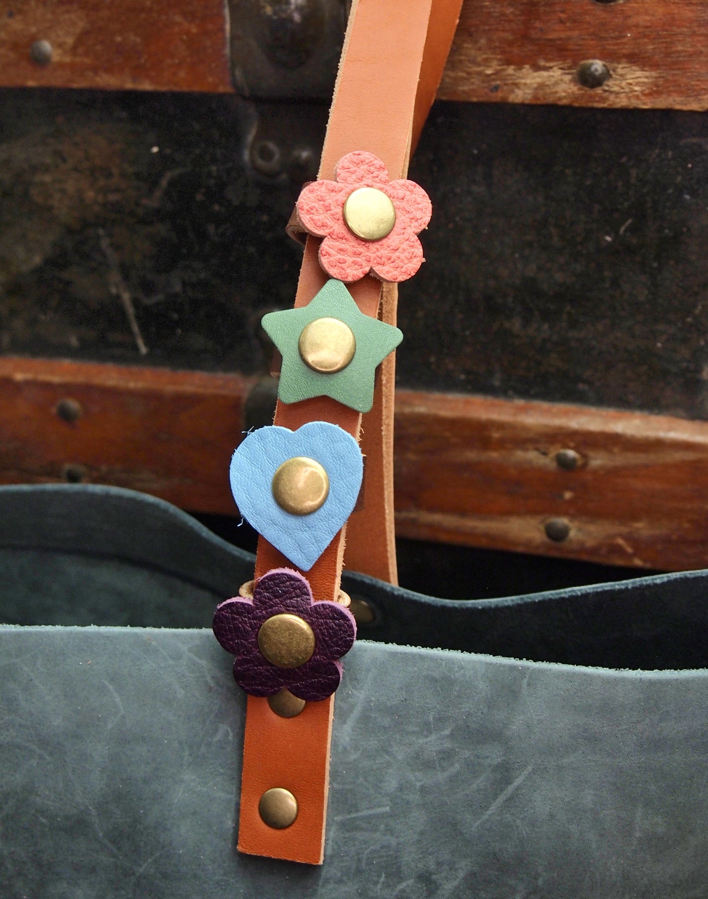 An Upgraded Design Dual Purpose Leather Snap Ring Flower Purse Charm Holder snap around your bag Loop attachment for charms and tassels bird butterfly heart Star Bee